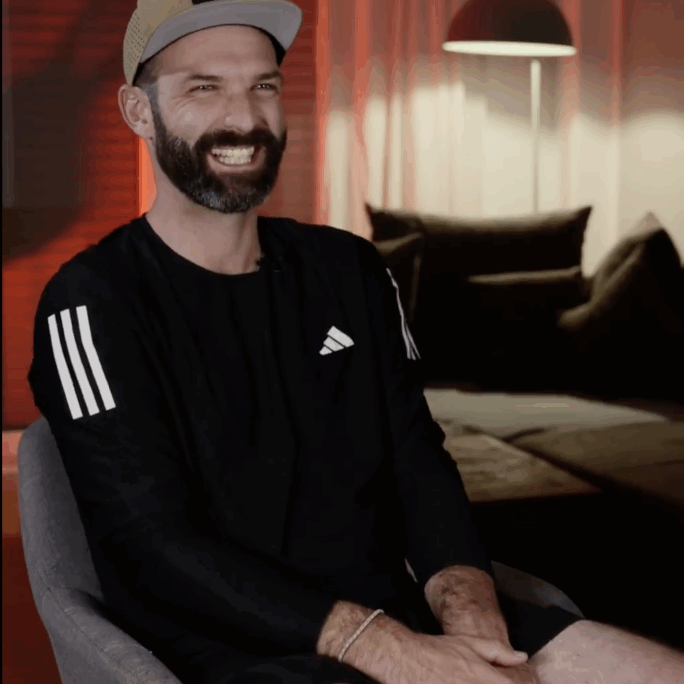 Social-Media Teaser 1